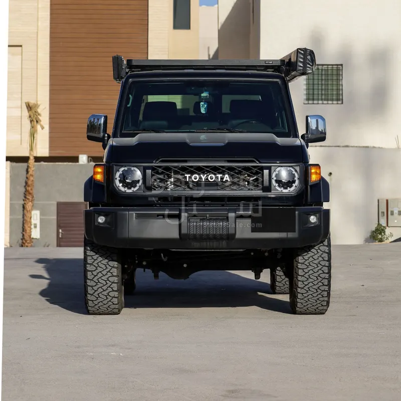 2025 تويوتا لاند كروزر ربع ال اكس