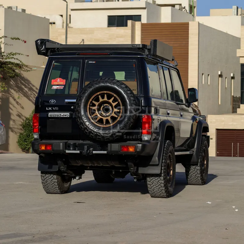 2025 تويوتا لاند كروزر ربع ال اكس