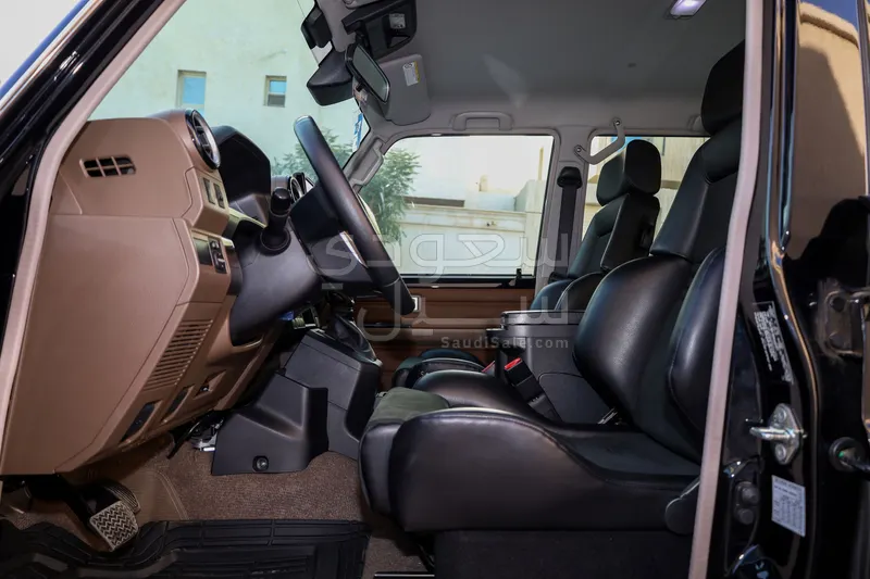 2025 تويوتا لاند كروزر ربع ال اكس