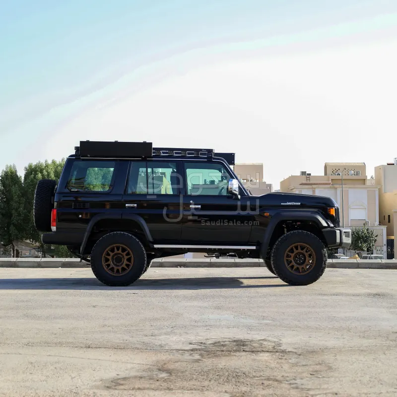 2025 تويوتا لاند كروزر ربع ال اكس