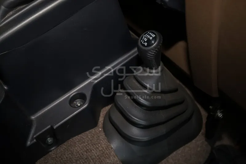 2025 تويوتا لاند كروزر ربع ال اكس