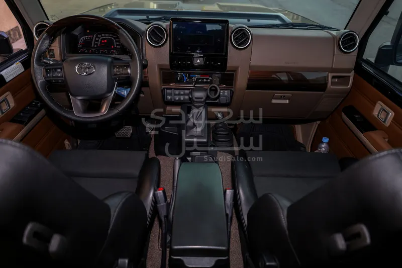 2025 تويوتا لاند كروزر ربع ال اكس