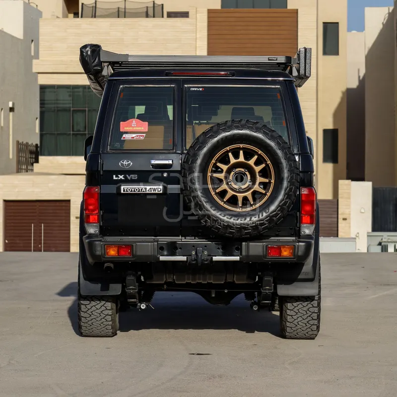 2025 تويوتا لاند كروزر ربع ال اكس