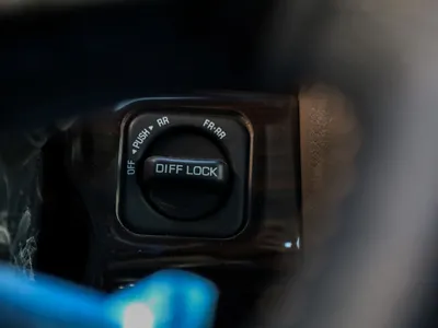 2025 تويوتا لاند كروزر ربع ال اكس