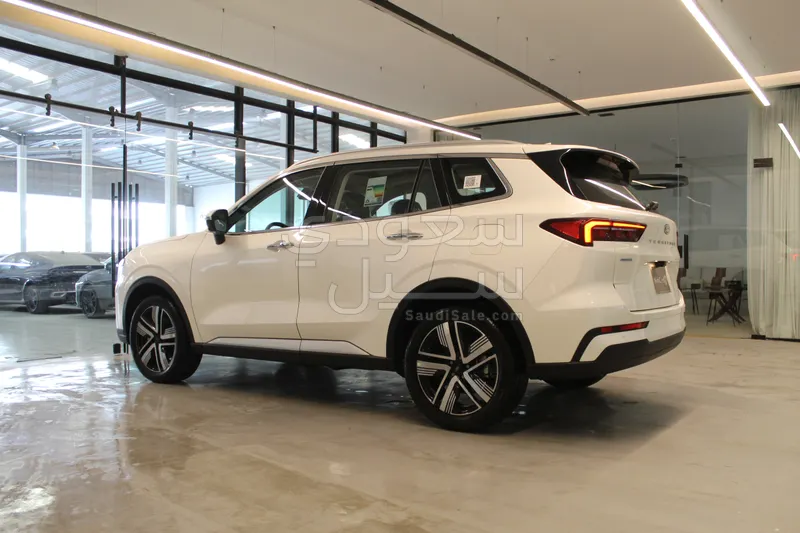 2026 فورد تيريتوري تيتانيوم بلس