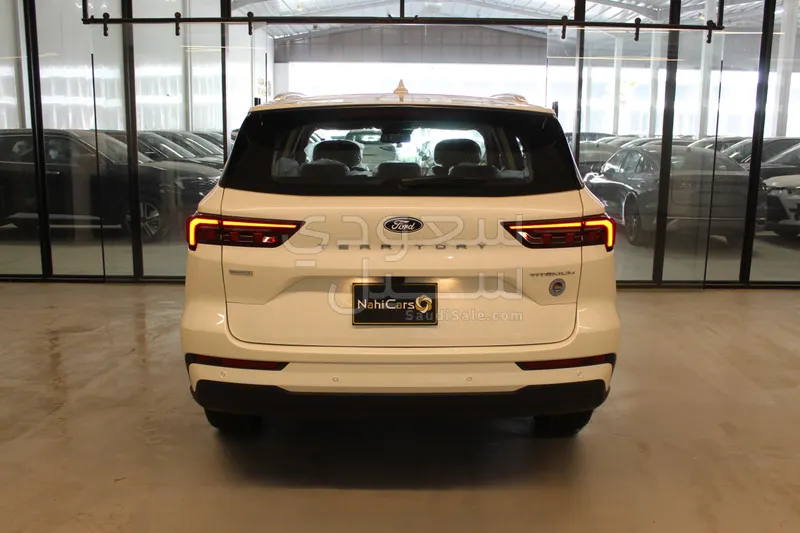 2026 فورد تيريتوري تيتانيوم بلس