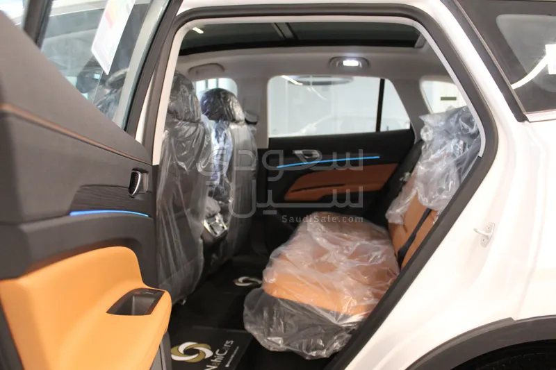 2026 فورد تيريتوري تيتانيوم بلس