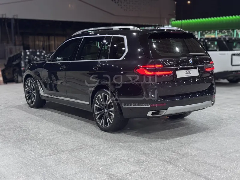 2024 بي ام دبليو الفئة اكس 7