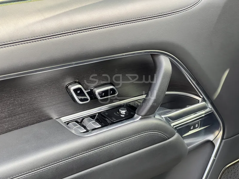 2022 لاند روفر رينج روفر اوتوبيوغرافي