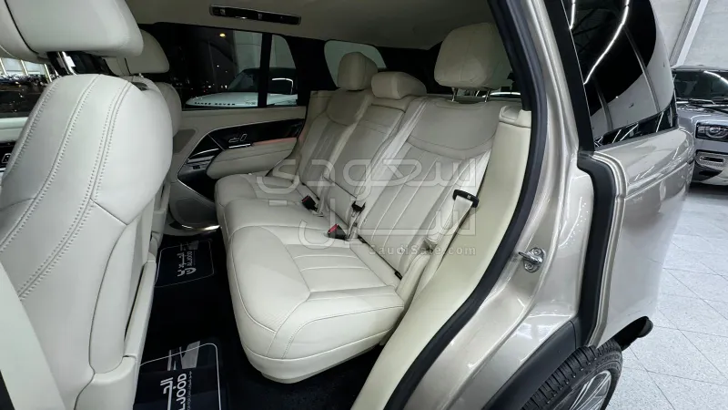 2025 لاند روفر رينج روفر فوج اس اي