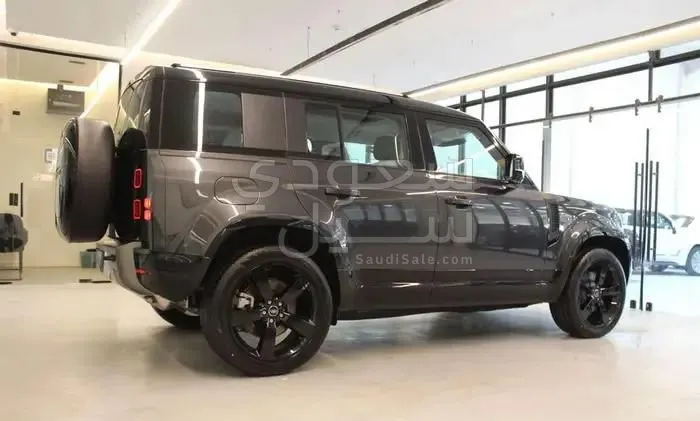 2025 لاند روفر ديفيندر اكس داينمك