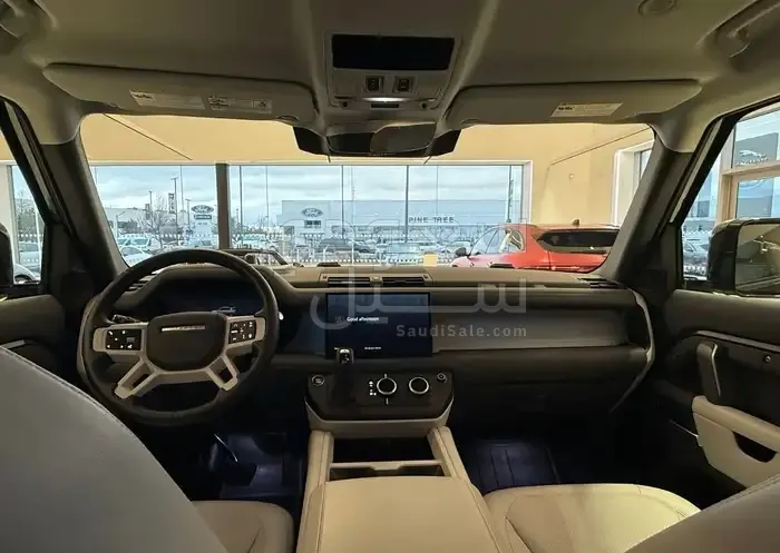 2025 لاند روفر ديفيندر اكس داينمك