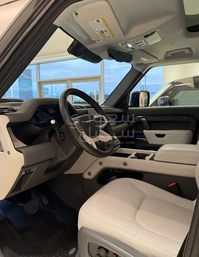 2025 لاند روفر ديفيندر اكس داينمك