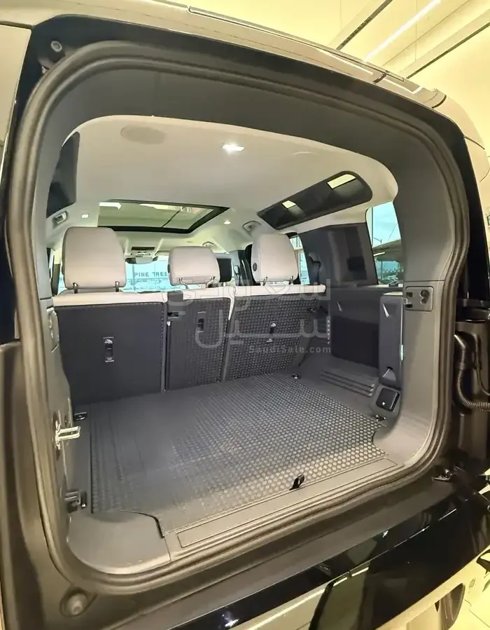 2025 لاند روفر ديفيندر اكس داينمك