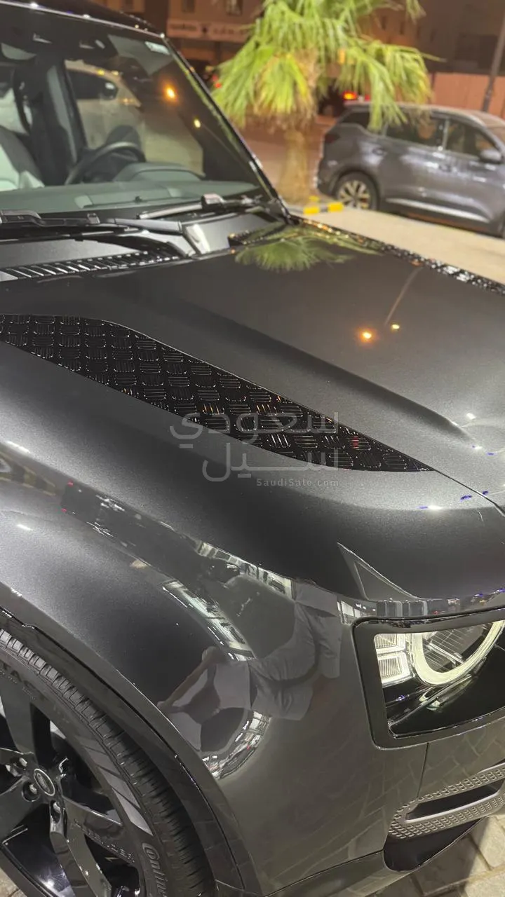 2025 لاند روفر ديفيندر اكس داينمك