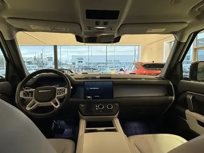 2025 لاند روفر ديفيندر اكس داينمك