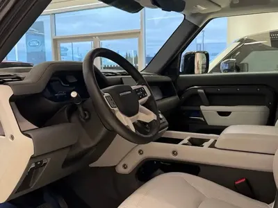 2025 لاند روفر ديفيندر اكس داينمك