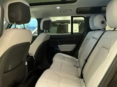 2025 لاند روفر ديفيندر اكس داينمك