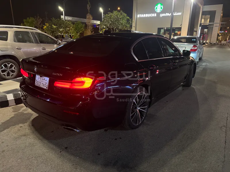 2021 بي ام دبليو الفئة الخامسة 520 أي