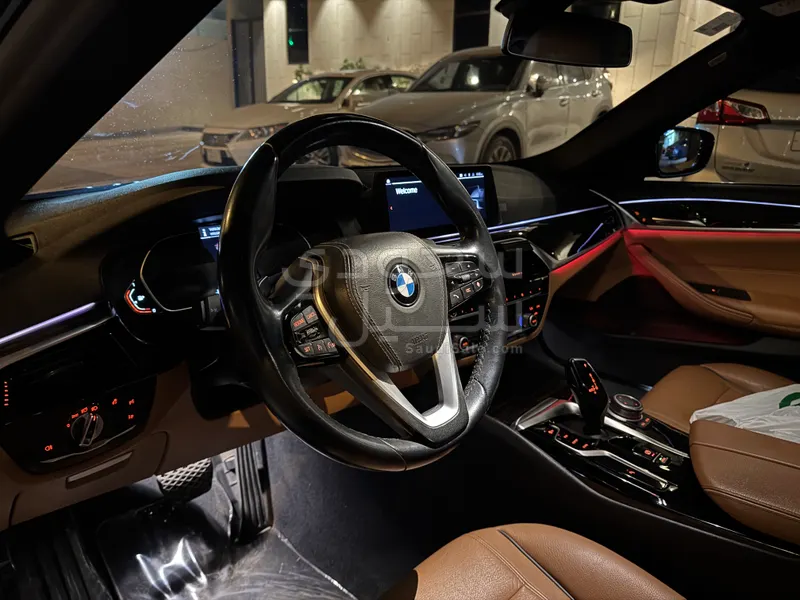 2021 بي ام دبليو الفئة الخامسة 520 أي