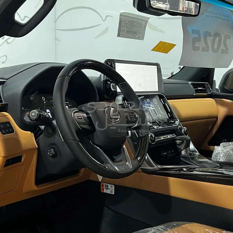 2025 لكزس إل إكس 600