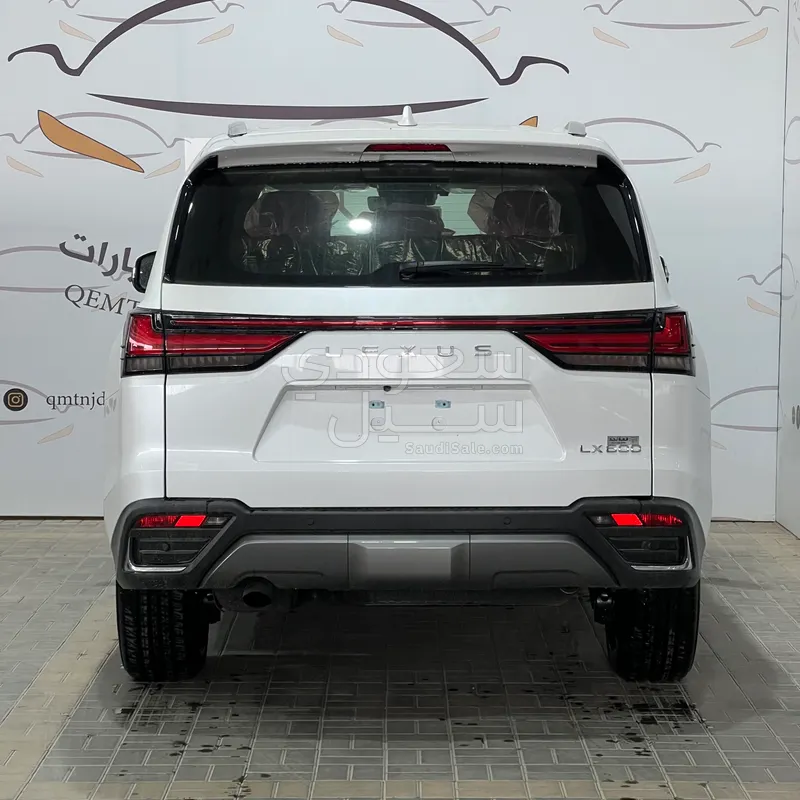 2025 لكزس إل إكس 600