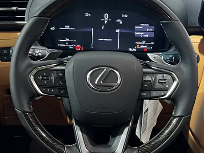 2025 لكزس إل إكس 600