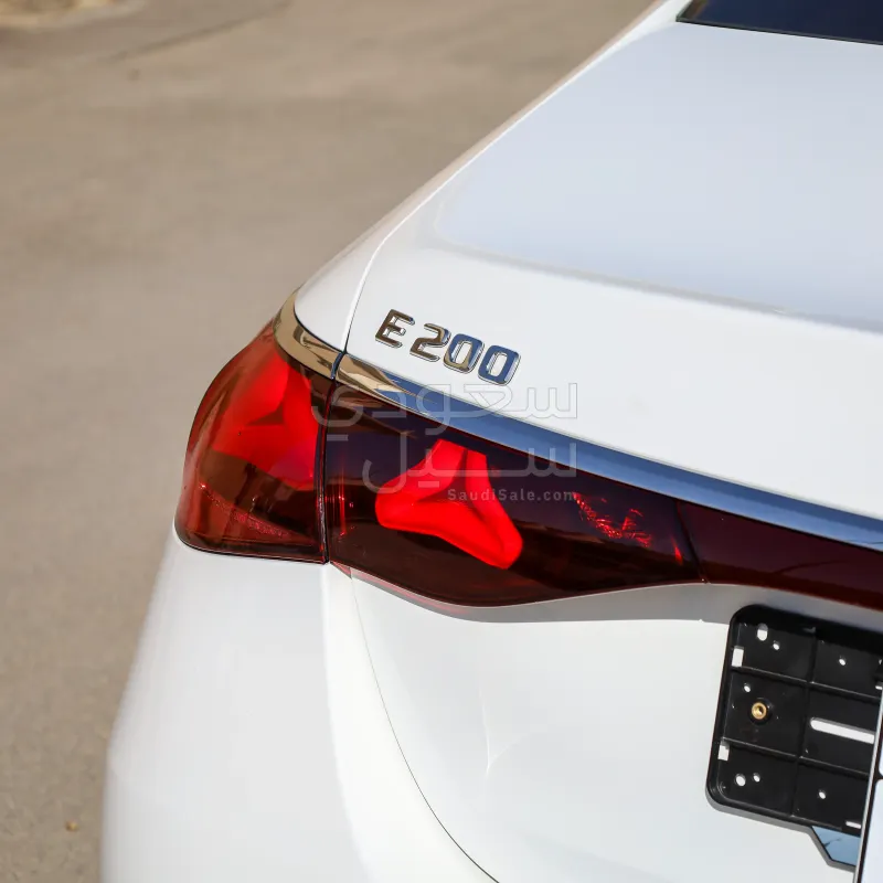 2025 مرسيدس - بنز إي 200