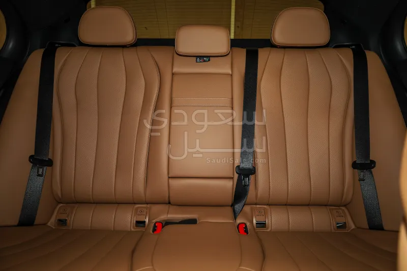 2025 مرسيدس - بنز إي 200