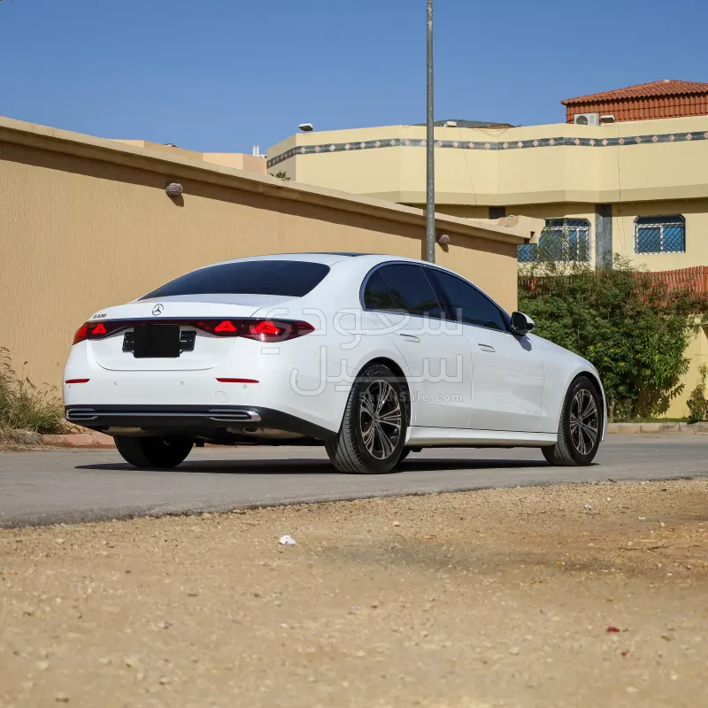 2025 مرسيدس - بنز إي 200