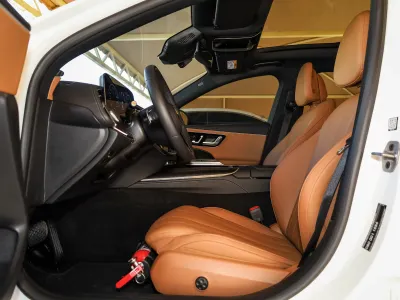 2025 مرسيدس - بنز إي 200