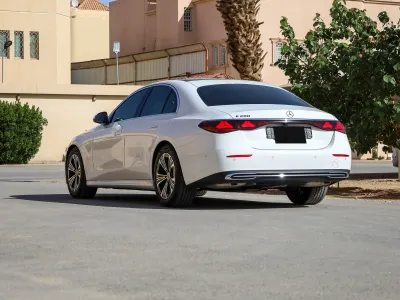 2025 مرسيدس - بنز إي 200