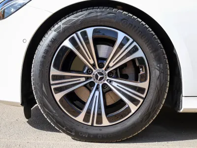 2025 مرسيدس - بنز إي 200