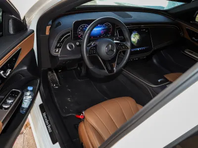 2025 مرسيدس - بنز إي 200