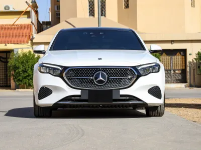 2025 مرسيدس - بنز إي 200