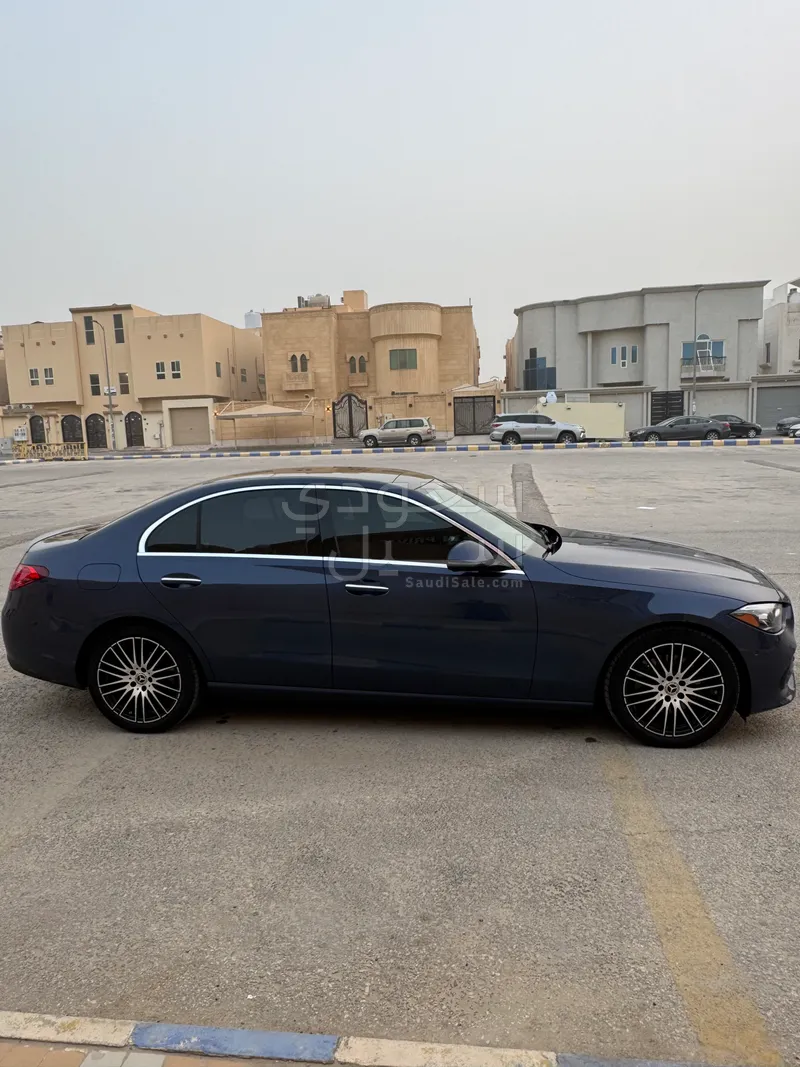 2025 مرسيدس - بنز سي 300