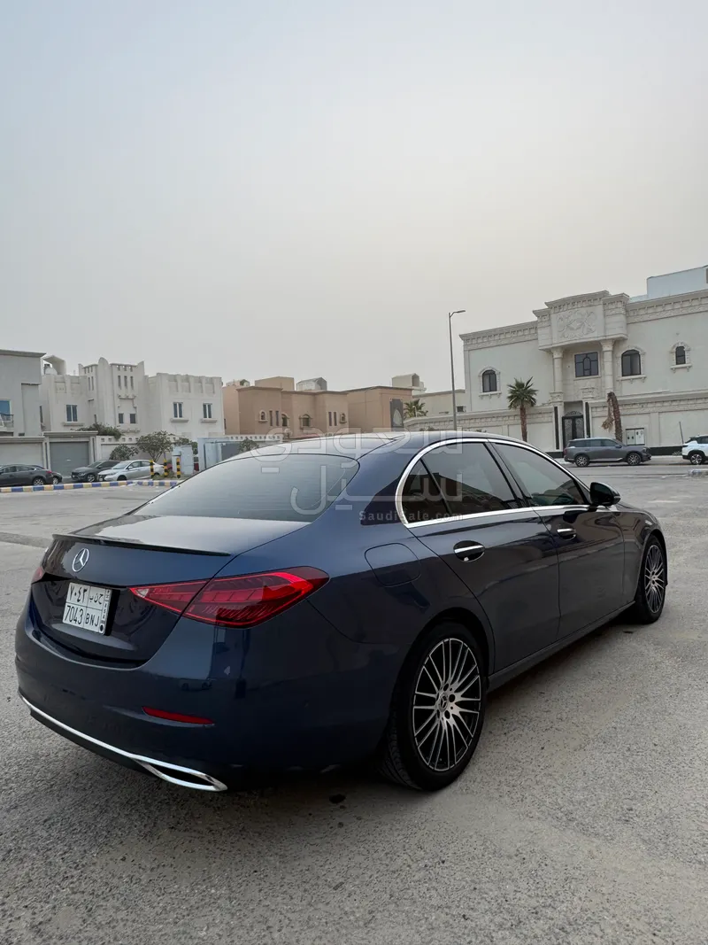 2025 مرسيدس - بنز سي 300