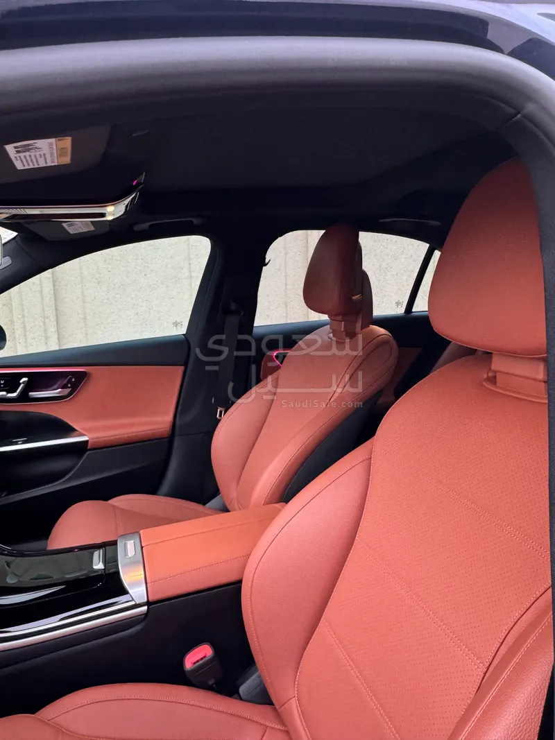 2025 مرسيدس - بنز سي 300