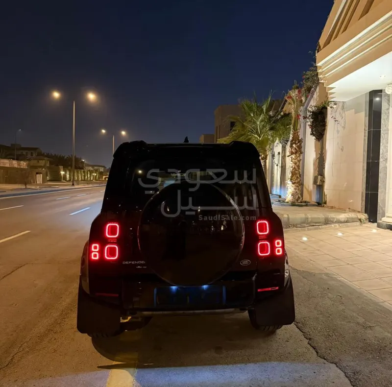 2020 لاند روفر ديفيندر اتش اس اي