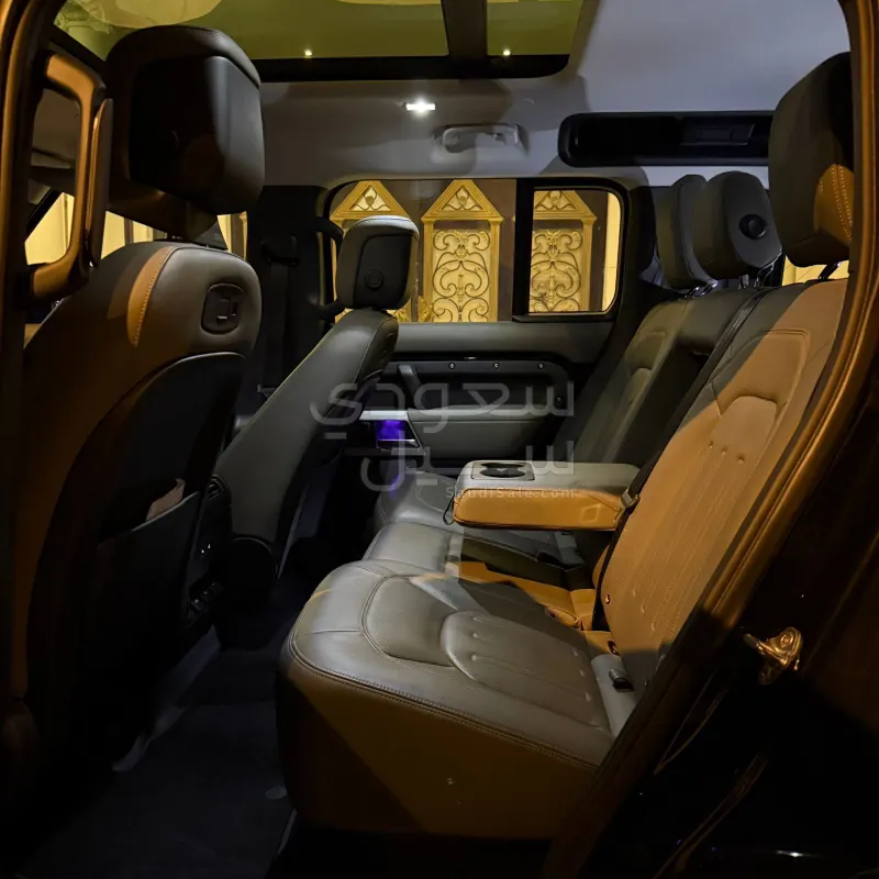 2020 لاند روفر ديفيندر اتش اس اي