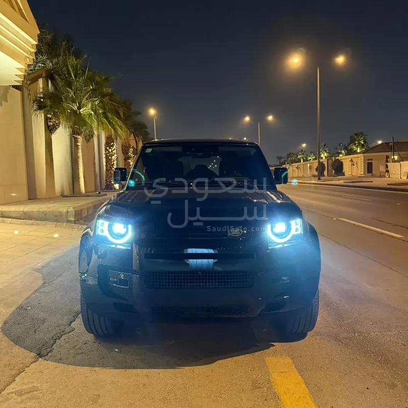 2020 لاند روفر ديفيندر اتش اس اي