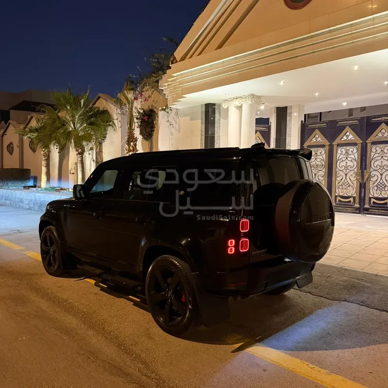 2020 لاند روفر ديفيندر اتش اس اي