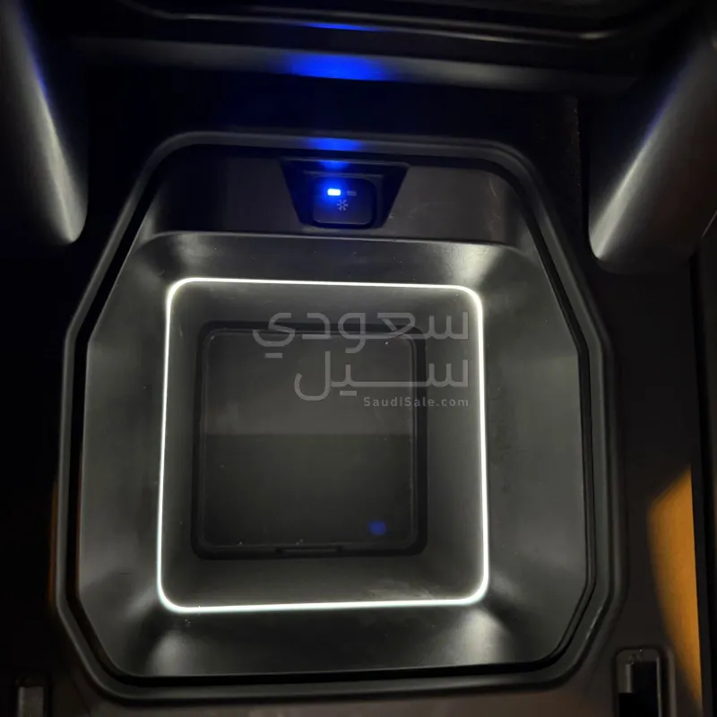 2020 لاند روفر ديفيندر اتش اس اي