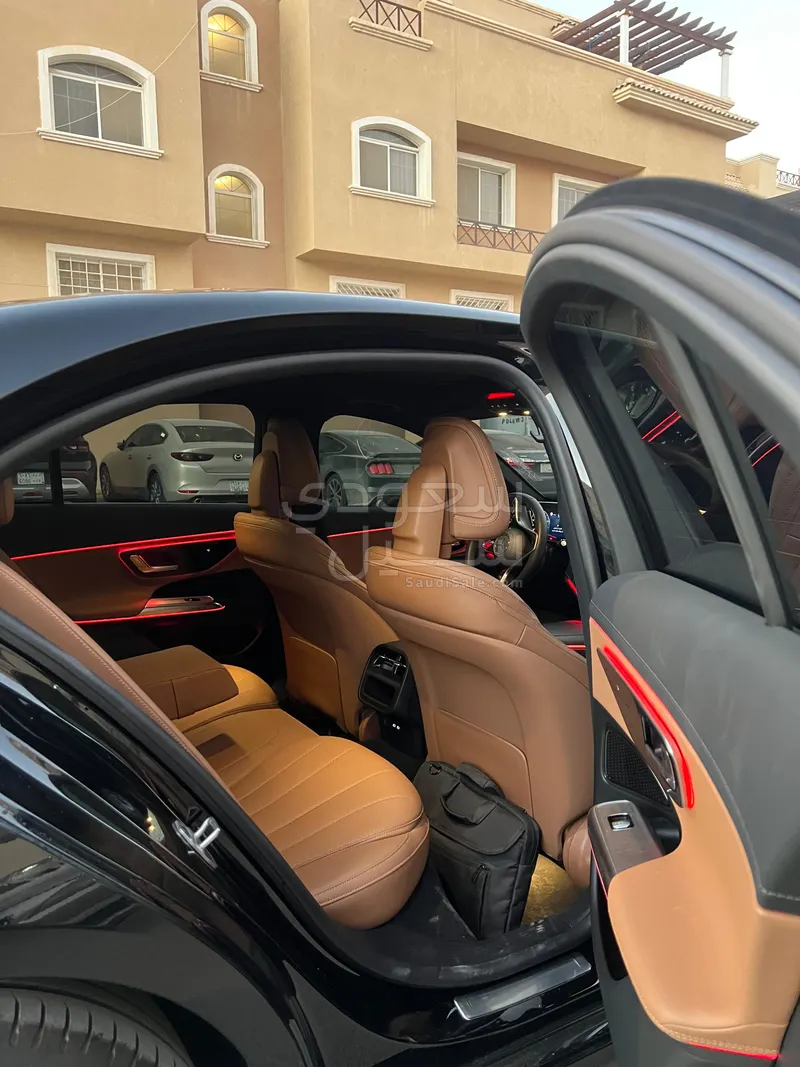 2025 مرسيدس - بنز إي 200