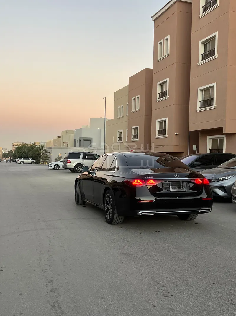 2025 مرسيدس - بنز إي 200