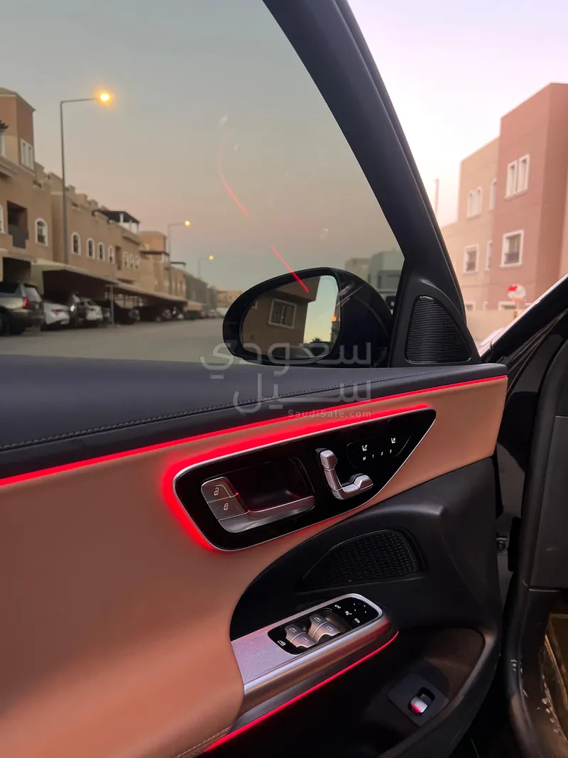 2025 مرسيدس - بنز إي 200