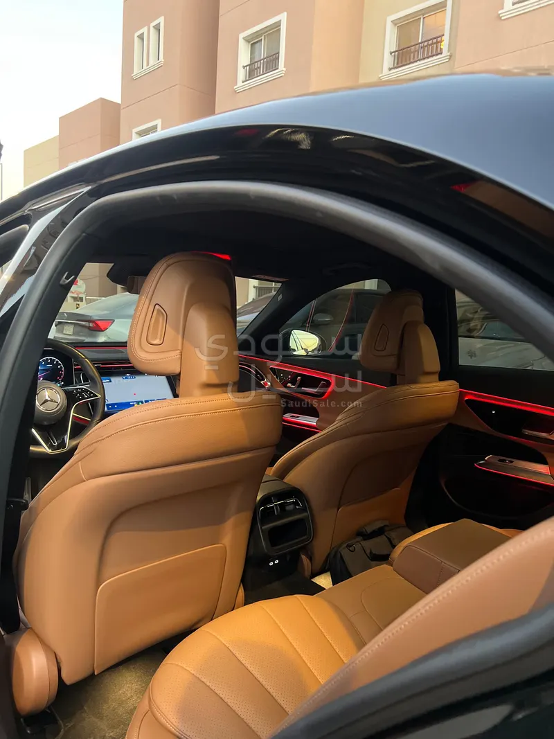 2025 مرسيدس - بنز إي 200