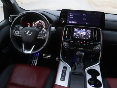 2023 لكزس إل إكس 600 إف