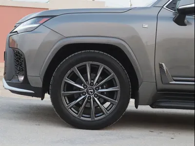 2023 لكزس إل إكس 600 إف