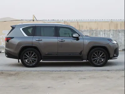 2023 لكزس إل إكس 600 إف